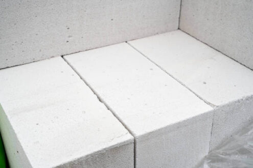 Кирпич или газобетон